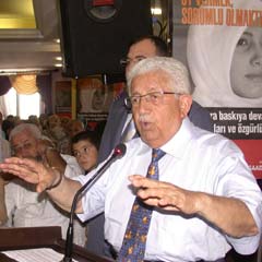 Erbakan Hoca dimdik ayakta