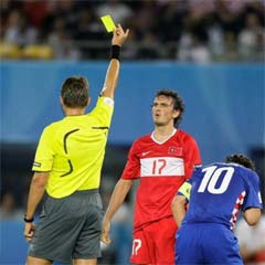 UEFA'dan 'yeni futbolcu' açıklaması