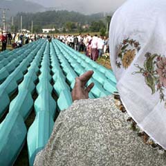 Srebrenica anneleri BM ve Hollanda'dan davacı