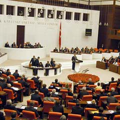Rektör atamasını düzenleyen tasarı kabul edildi