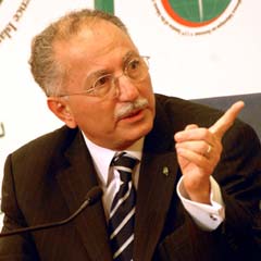 İhsanoğlu'ndan 'Türkiye ve İslam Dünyası' analizi