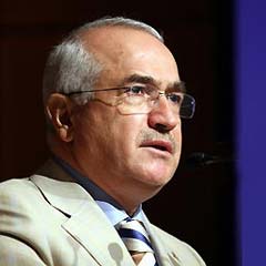 Dava süresinin uzaması ülkeye sıkıntı verir