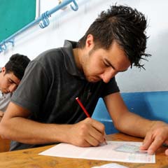 1,5 milyon aday ter döküyor