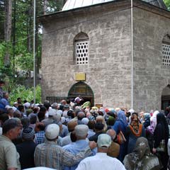 'Dini yıllarca bilgisizliğe bıraktık'