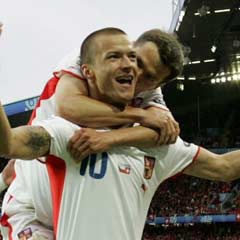 Çekler tek golle devirdi