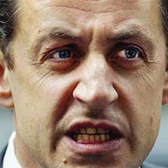 Sarkozy silah satmak için Yunanistan'da