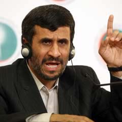 Ahmedinejad: Bush, İran'a askeri saldırı peşinde