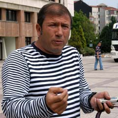 Eski futbolcu Tanju'ya dayak