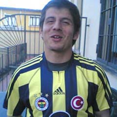 Emre, 4 yılığına anlaştı