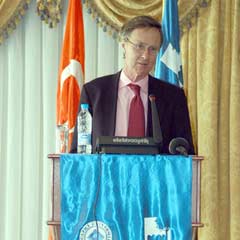 'AK Parti kapatilirsa ilişkiler zarar görür'