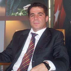 'İstifa et seni Kabe'ye götürelim'