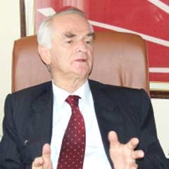 Önder Sav ortaya çıktı