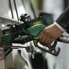 Rusya petrol vergisini 400 dolara çıkardı