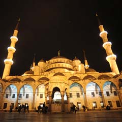 Ressamlar için Sultanahmet Camii'ni yıkacaklardı