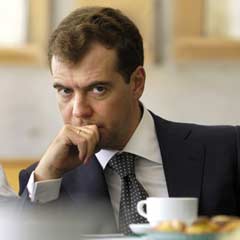 Medvedev, Çinli öğrenciyi neden öptü?