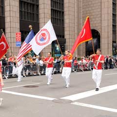 New York'ta, Türk yürüyüşü
