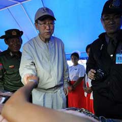 Burma'ya yardım girişine izin çıktı