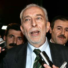 Ama Çölaşan öyle demiyor!