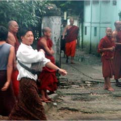 Myanmar'da okulların yüzde 85'i zarar gördü