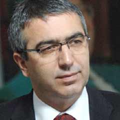 Herşeye itiraz edermiş!