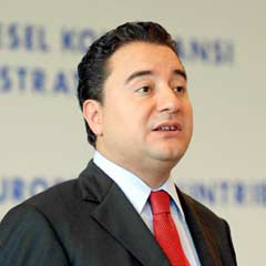 Babacan: Türkiye'de yetki halka kaydı