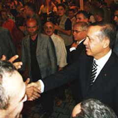 Erdoğan memleketinde çoşkuyla karşılandı