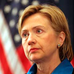 Clinton kılpayı kazandı ama...