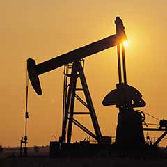 Petrol fiyatları 121 dolara yaklaştı