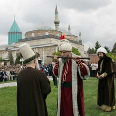 Konya Mevlana'yı böyle karşılıyor