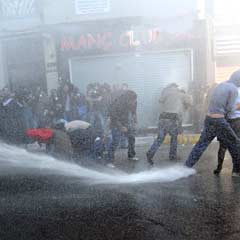 DİSK genel merkezinde keşmekeş yaşanıyor
