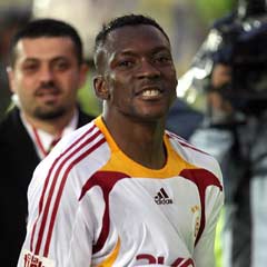 Derbi Çin'de de nefesleri kesti