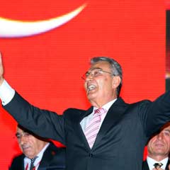 CHP Baykal'sız yapamıyor