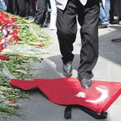 Ermeni saygısızlığına tepkiler sürüyor