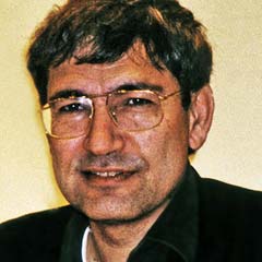 Pamuk: Ulusalcılar yoldan çıkarıyor