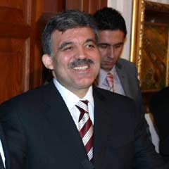 Gül: Türkiye sizin elinizde yücelecek.