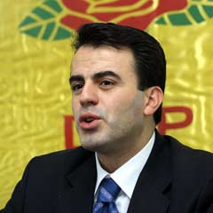'Sahte çürük raporu' davası başladı