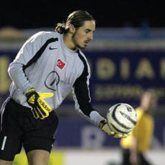 Aykut gole geçit vermiyor