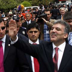 Antalyalılardan Gül'e büyük ilgi