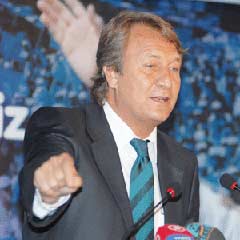 Sezer ağzını bozdu