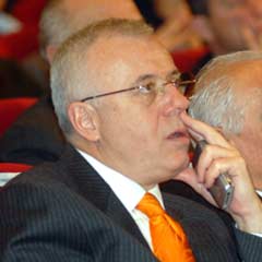 Ertuğrul Özkök gitti mi kaçtı mı?