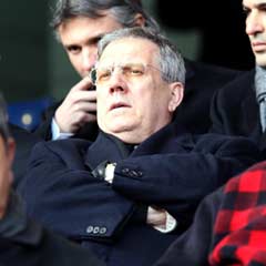 Medyaya ateş püskürdü