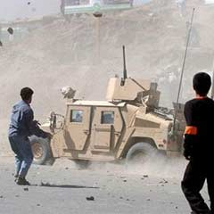 Afganistan'ın güneyinde 8 polis öldürüldü