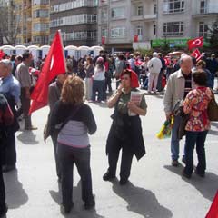 Ulusalcı mitingden ibretlik kareler