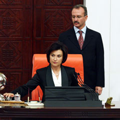 Toptan'ın, Mumcu yorumu