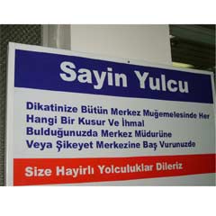 Türkçe'nin katledildiği tabela