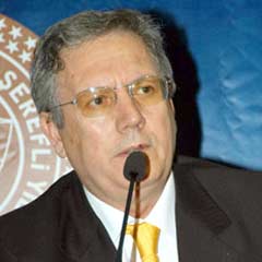 'Kulüpler Fenerbahçe gibi kurumsallaşmalı'