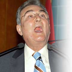'Laikliği Baykal zedeliyor'