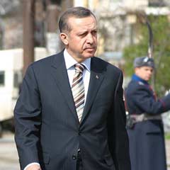Erdoğan'dan özür dilediler