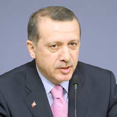 Başbakan: Öfkemiz imtiyaz isteyenlere