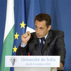 Sarkozy orduyu İran’a hazırlıyor
